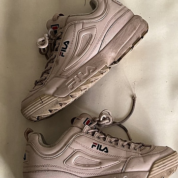 FILA roosad kingad