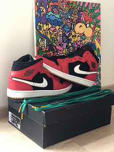 Air Jordan 1 mid SE retro cristmas tree (1 foto / 1)