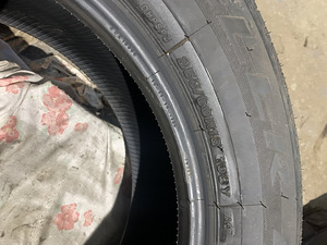 Новая летняя резина Бриджстоун 255/60R18 (3 фото из 3)