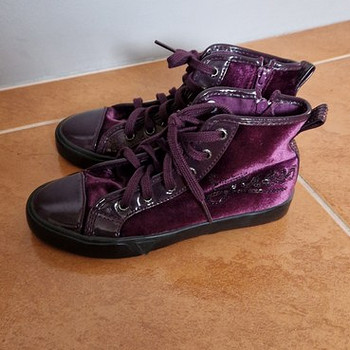 Тенниски guess р.28. Tennised r28.