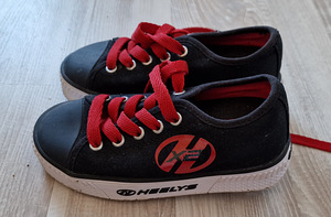 Tennised Heelys rullikutel (1 foto / 3)