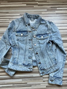 Джинсовая куртка s Xs/S (1 фото из 2)