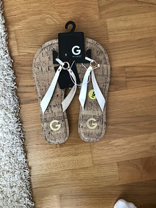Сандалии Guess (1 фото из 2)