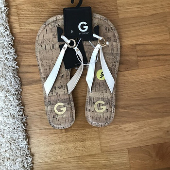 Сандалии Guess