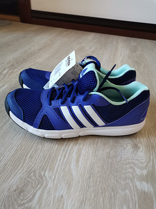 Новые Кроссовки Adidas (1 фото из 4)