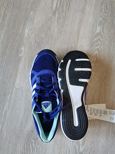 Новые Кроссовки Adidas (2 фото из 4)