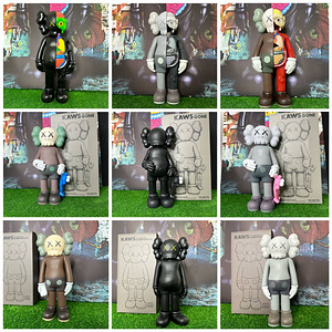 Kaws (1 фото из 1)