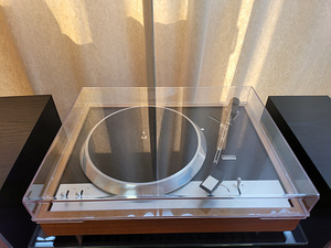 Unamco T-1 2-Speed Belt-Drive Turntable (3 foto / 3)