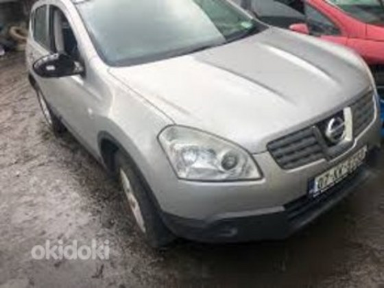 Esituli (parem ees) Nissan Qashqai J10 (2007-...)