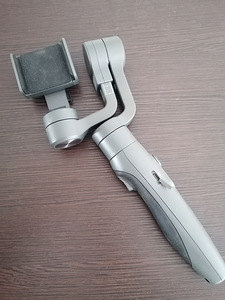 Stabilisaator piltide ja videote tegemiseks mobiiltelefonile (4 foto / 10)