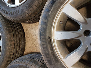 Goodyear rehvid, 215/60 r16 (1 foto / 1)