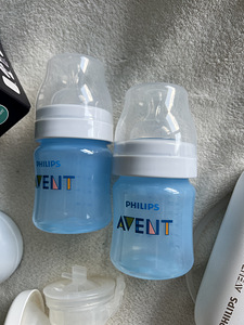 МОЛОКООТСОС Philips Avent Plus + другие вещи для мамы (2 фото из 5)