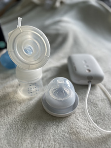 МОЛОКООТСОС Philips Avent Plus + другие вещи для мамы (4 фото из 5)