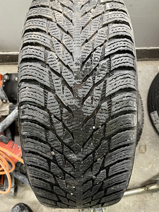 МС 215/60R16 Nokian Hakkapeliitta R3 (1 фото из 3)