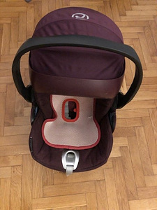Детское автокресло с базой Isofix и igimat (2 фото из 2)