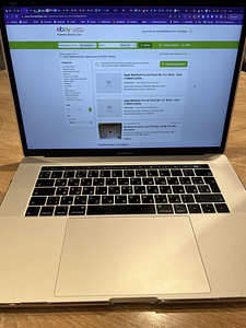 Apple MacBook Pro 2018 | 15,4 дюйма | Сенсорная панель (1 фото из 10)