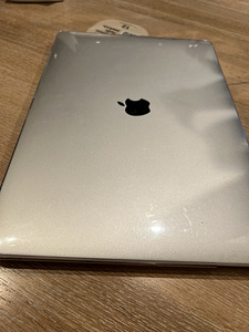 Apple MacBook Pro 2018 | 15,4 дюйма | Сенсорная панель (5 фото из 10)