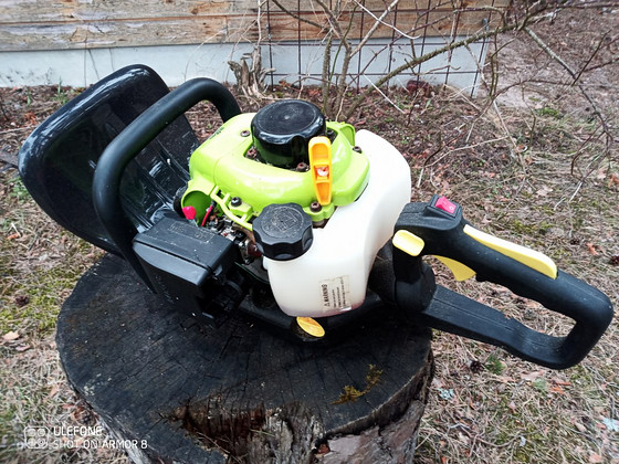 Кусторез с бензиновым двигателем Fieldmann FZN 4002 B