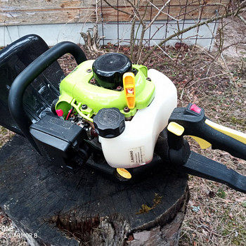 Кусторез с бензиновым двигателем Fieldmann FZN 4002 B