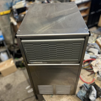 AUTOMATIC ICE MAKER
