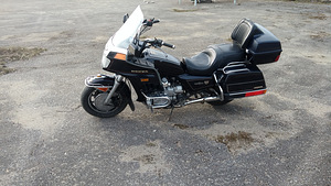 Honda Goldwing GL1200 (1 foto / 4)