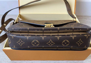 Сумка Louis Vuitton (5 фото из 10)