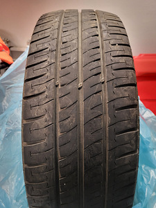 Шины для фургона MB Sprinter 235/60R17C (1 фото из 3)