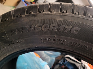 Шины для фургона MB Sprinter 235/60R17C (3 фото из 3)