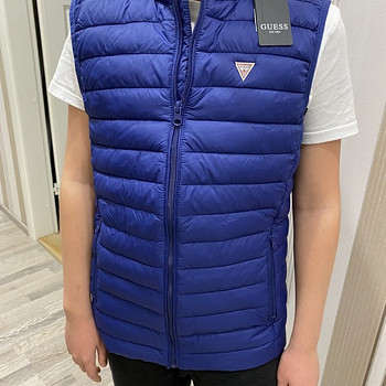 Новый жилет Guess. 12 лет