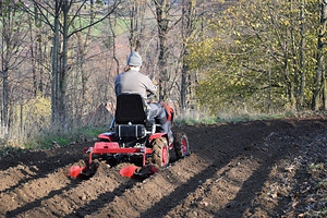 AIATRAKTOR, VÄIKETRAKTOR (5 foto / 6)