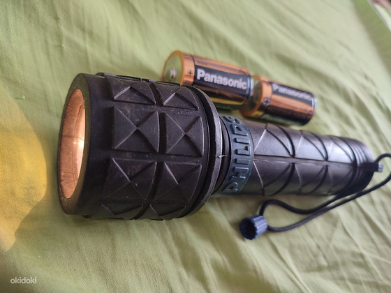 Водонепроницаемый ручной фонарь PHILIPS