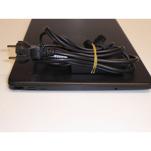 Ноутбук HP Laptop 15-gw0xxx + Зарядка (6 фото из 6)
