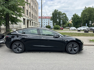 Laenutage Tesla 3 Taxi Bolt Uberi jaoks (3 foto / 10)