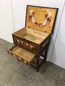 Меньший комод/комод (2 фото из 9)