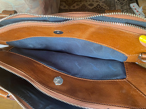 Beautiful leather bag (6 foto / 10)