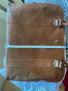 Beautiful leather bag (9 foto / 10)