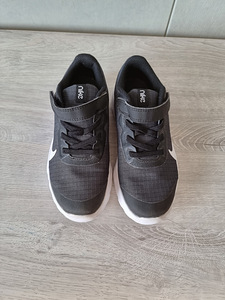 Кроссовки Nike (3 фото из 3)