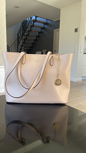 Сумка dKNY (1 фото из 4)