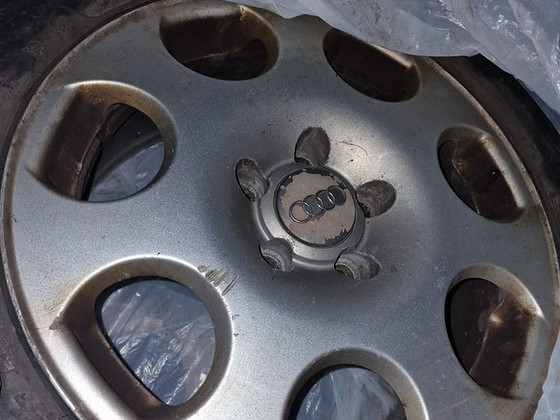 16 veljed, Audi b6