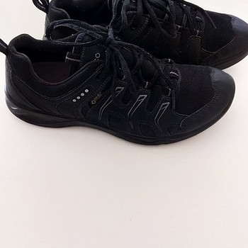 Очень хорошие кроссовки / туфли Ecco gore-tex 36 размера