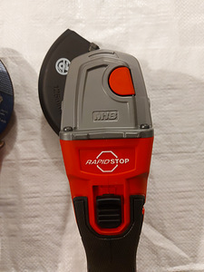 Milwaukee M18 ONEFSAG125HB (4 foto / 5)