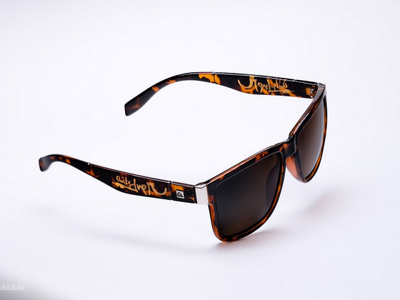 Солнцезащитные очки Quiksilver