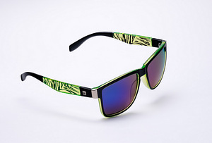 Солнцезащитные очки Quiksilver (4 фото из 10)