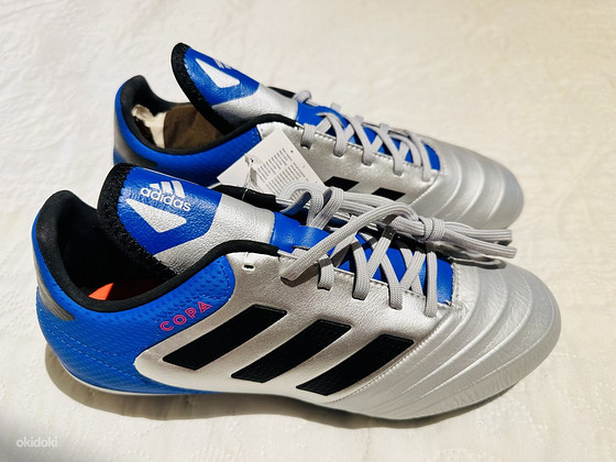 НОВЫЕ футбольные бутсы ADIDAS 39.5