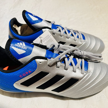 НОВЫЕ футбольные бутсы ADIDAS 39.5