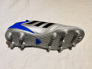 НОВЫЕ футбольные бутсы ADIDAS 39.5 (2 фото из 3)