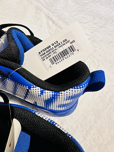 Новые кроссовки Nike Team Hustle Quick 2 GS 37.5 (3 фото из 3)