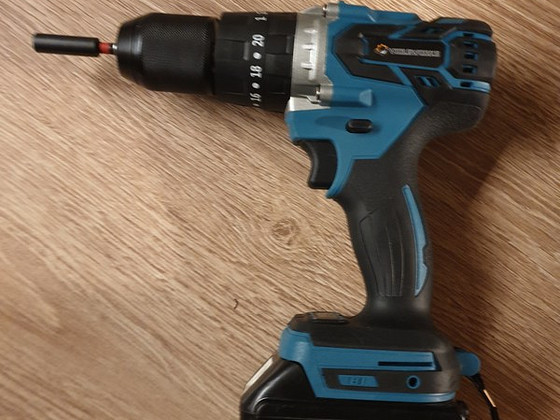 Ударная Аккумуляторная дрель-шуруповерт makita аналог новая