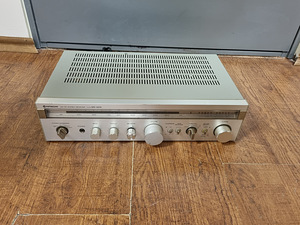 Hitachi SR-4010 AM/FM стерео ресивер (2 фото из 3)