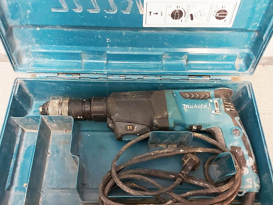 Puurvasar Makita HR2610T p01